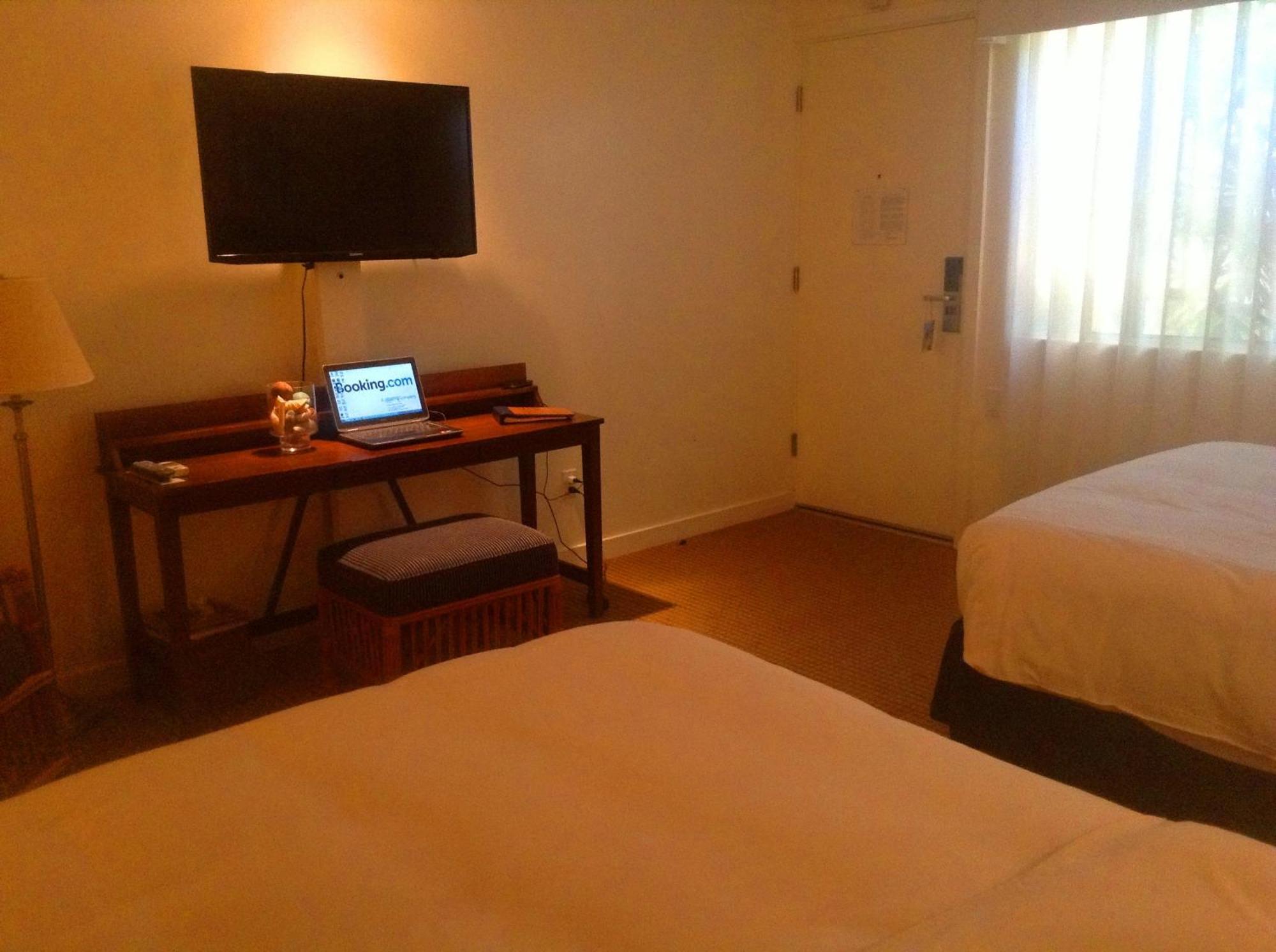Pavilion Hotel Avalon Room photo